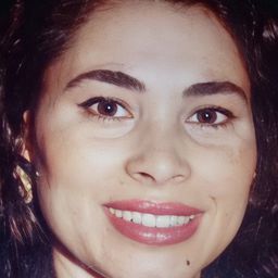 Lobna Wanas 飾演 والدة سلمي