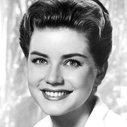 Dolores Hart 飾演 Lisa Held