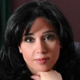 Salma Gharib 飾演 سجانة