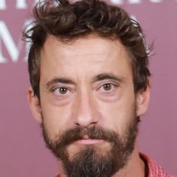 Ismael Martínez - 騎士蒂朗演員 飾演Captain #2 - Piramus