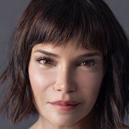 娜達·阿布·法哈特 飾演 