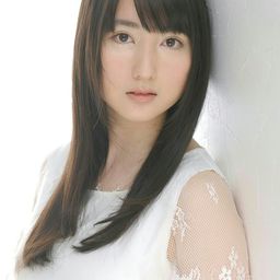 嶺內 ともみ 飾演 Kanna