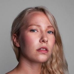 Elina Saarela 飾演 Juuli