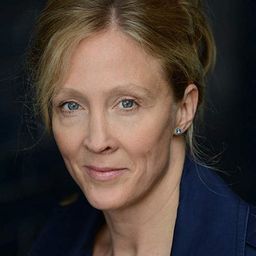 Anja Karmanski - Bliss演員 飾演Auto-Besitzerin