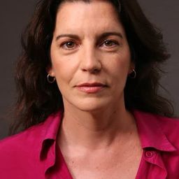 Laia Marull 飾演 Janine