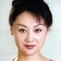 王姬 飾演 Mrs. Po
