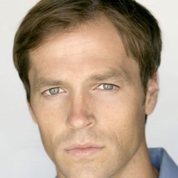 Cameron Brexler 飾演 Keith