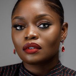 Aiyeola Bisola 飾演 Ngozi