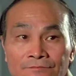 何柏光 飾演 Hotel Manager