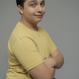 Matthew Moreno 飾演 Jhoncito