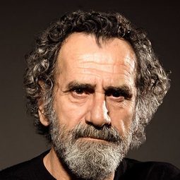 Menderes Samancılar - Tight Dress演員 飾演Zirak