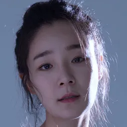 Lee Ga-kyung 飾演 Researcher 2
