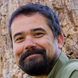 Brad Bestelink 飾演 Self - Narrator (voice)