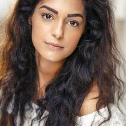 曼普里特·班芭拉 飾演 Hannah