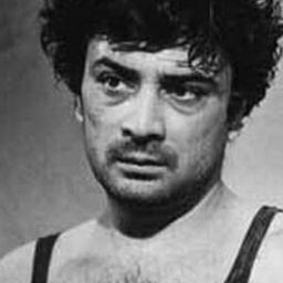 Victor Cavallo 飾演 il portiere