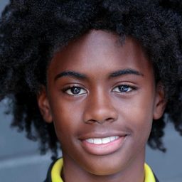 Caleb Dixon 飾演 Dwayne