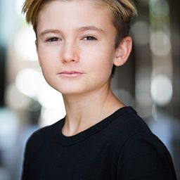 Walker Mintz 飾演 David Hill