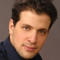 Luca Pisaroni 飾演 Publio