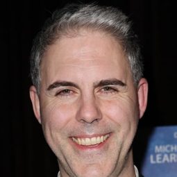 Ian Lithgow 飾演 Randall Cole