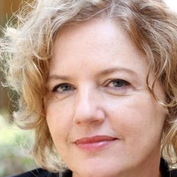 伊芙·高登 - 死亡占卜: 邪門初開演員 飾演Joan