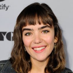 安娜·柯托 - DISconnected演員 飾演Lisa