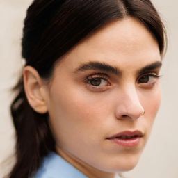 瓊恩·拉斯皮爾 飾演 Laida