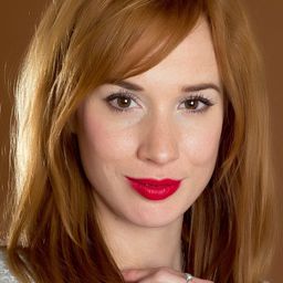 塔蒂安娜·保霍福娃 飾演 Anusia