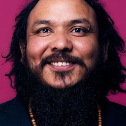 敏巴哈杜爾巴姆 - 小婦人尋夫記導演