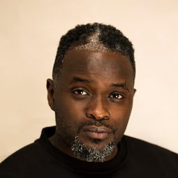Femi Oyeniran 飾演 Moony