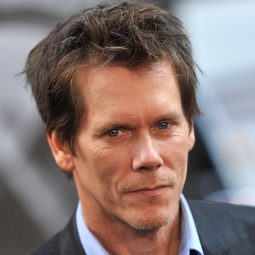 奇雲·貝根 飾演 Self - Sebastian Shaw