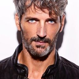 Pablo Castañón - 危城謎案演員 飾演Carlos