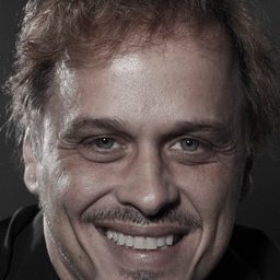 紀爾密·方齊斯 飾演 César