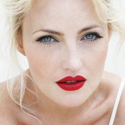 Kelly Atkinson 飾演 Brigid Archer