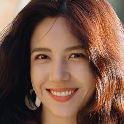 小鍾楚紅 飾演 Gong Lan Lan