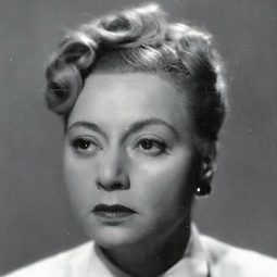 Porfiria Sanchíz 飾演 Nini