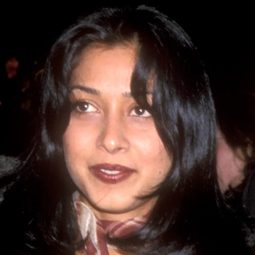 Samia Shoaib 飾演 Pakeesa Choudhury