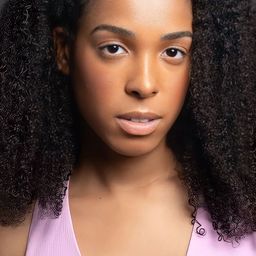 葵·唐 飾演 Edith