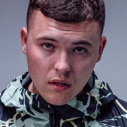 Mo Chara 飾演 Mo Chara or Liam Óg