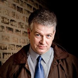 Steve Bayorgeon 飾演 Robert Howell