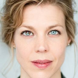 Élisabeth Locas 飾演 Francine Beaulieu