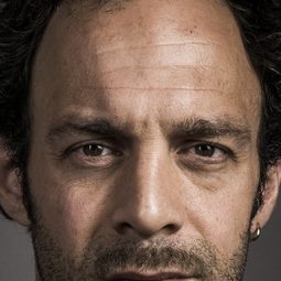 Clément Bresson 飾演 Fabrice