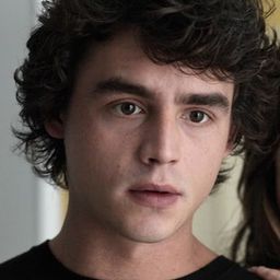 Pierre Perrier 飾演 Jérôme