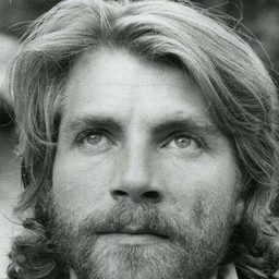 Jean-Marc Maurel 飾演 Costa