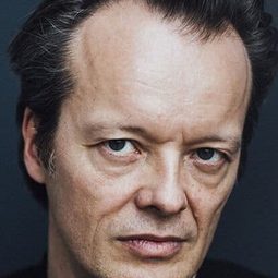 Pascal Ulli 飾演 Ivan Keller