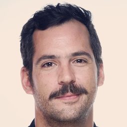 Benjamín Gorroño - 當我們懶在一起演員 飾演Luis (voice)