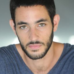 Omri Drumlevich 飾演 Mason