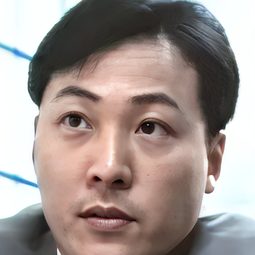 祖勃林 飾演 Gangster boss