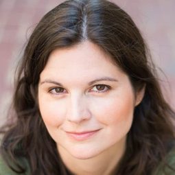 Lisa Jakub - 肥媽先生演員 飾演Lydia Hillard