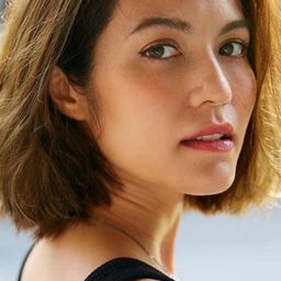 Maneerat Kham-uan 飾演 