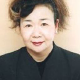 峰あつ子 飾演 Shu's mother